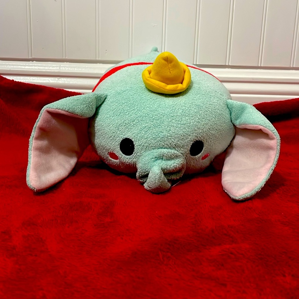 Disney Tsum Tsum Dumbo Giant plush 13”
